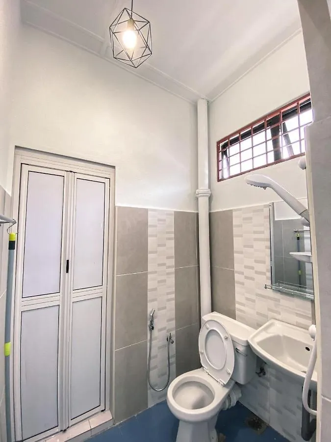 Queen Room Bukit Mertajam Alma Impian ゲストハウス